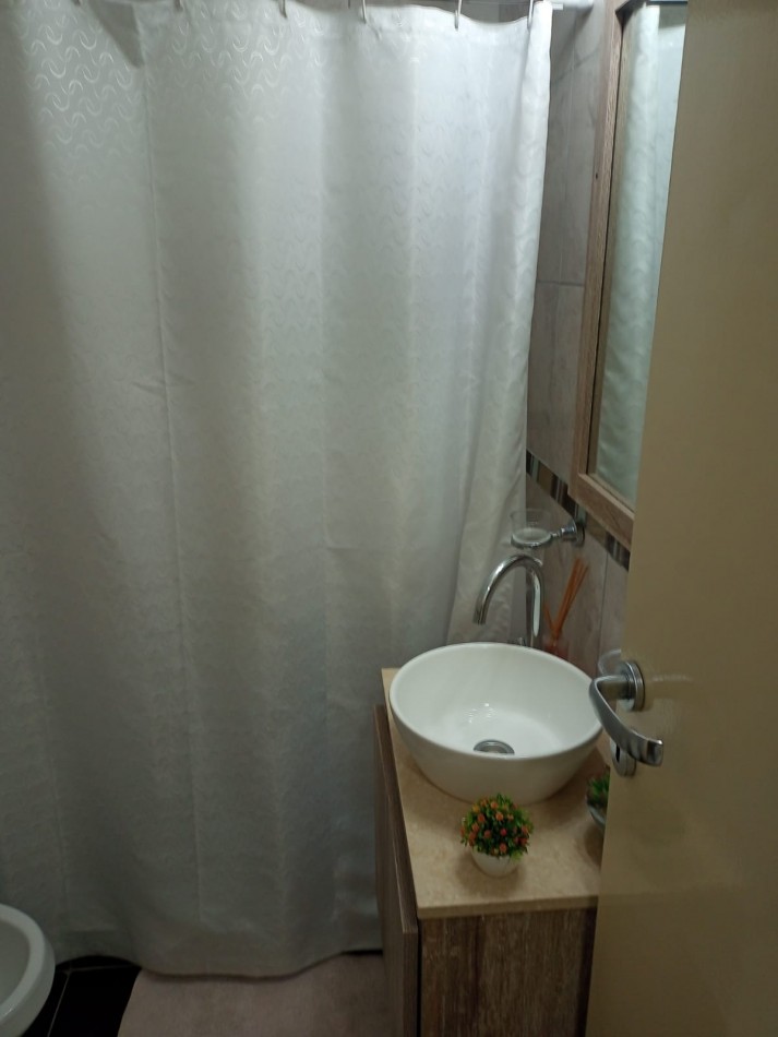 Departamento de dos ambientes hecho a nuevo !!!