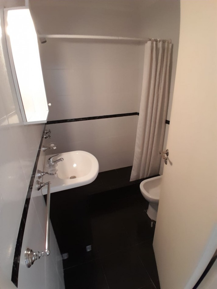 Exelente 3 ambientes externo con balcon a la calle