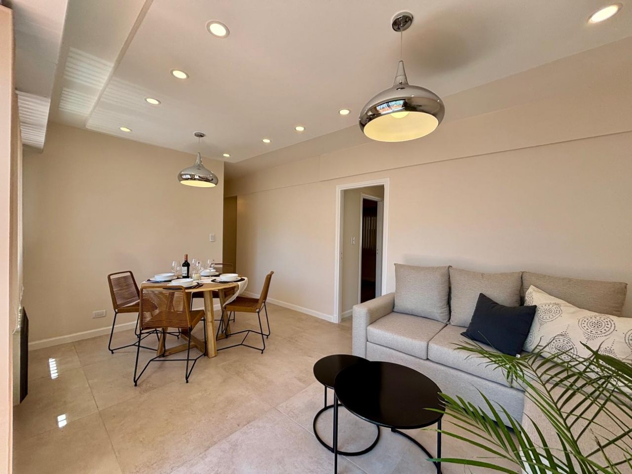 3 ambientes con dependencias de servicio y balcon terraza.