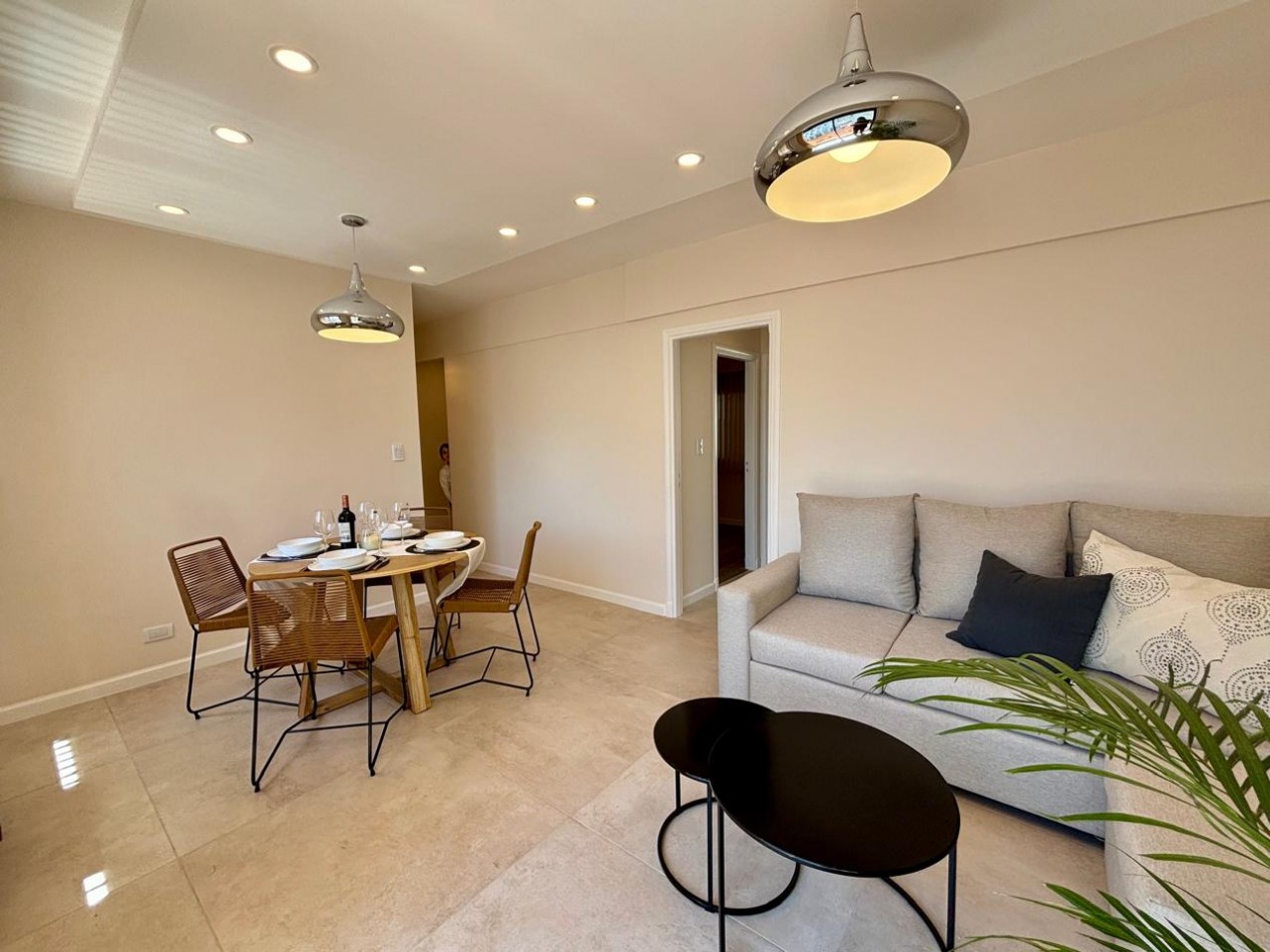 3 ambientes con dependencias de servicio y balcon terraza.
