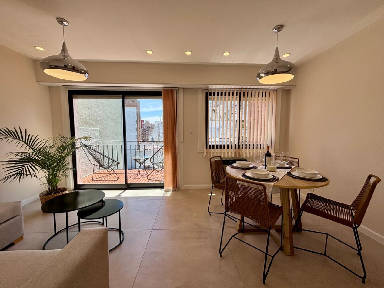 3 ambientes con dependencias de servicio y balcon terraza.