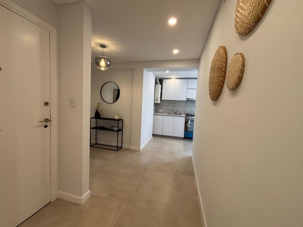 3 ambientes con dependencias de servicio y balcon terraza.