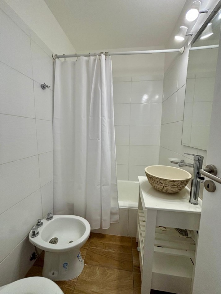 Hermoso departamento de un ambiente  dividido al contrafrente !!! 