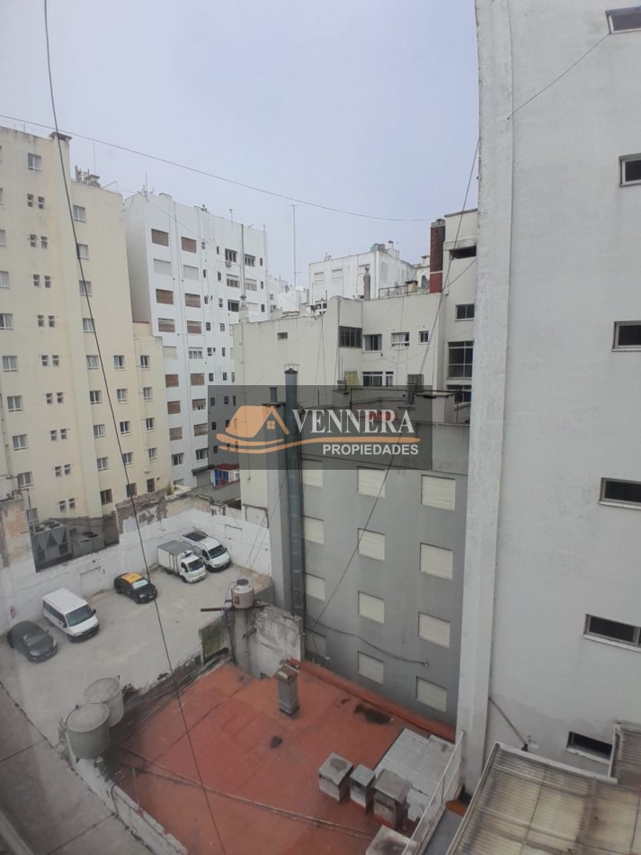 Exelente 3 ambientes externo con balcon a la calle