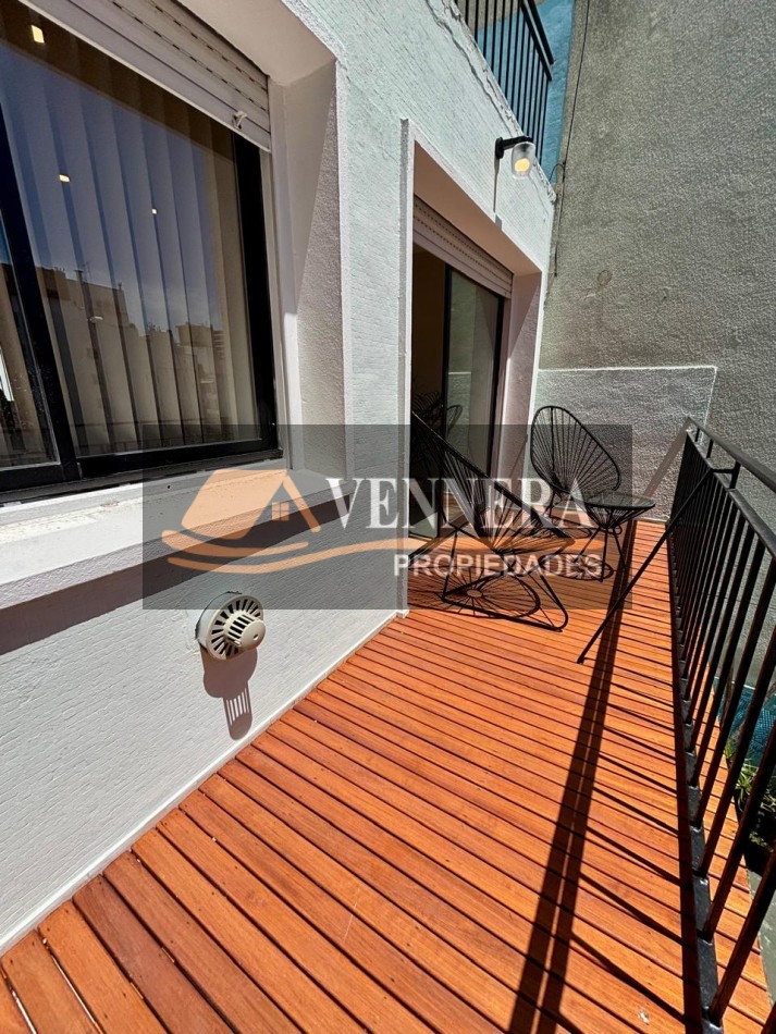 3 ambientes con dependencias de servicio y balcon terraza.