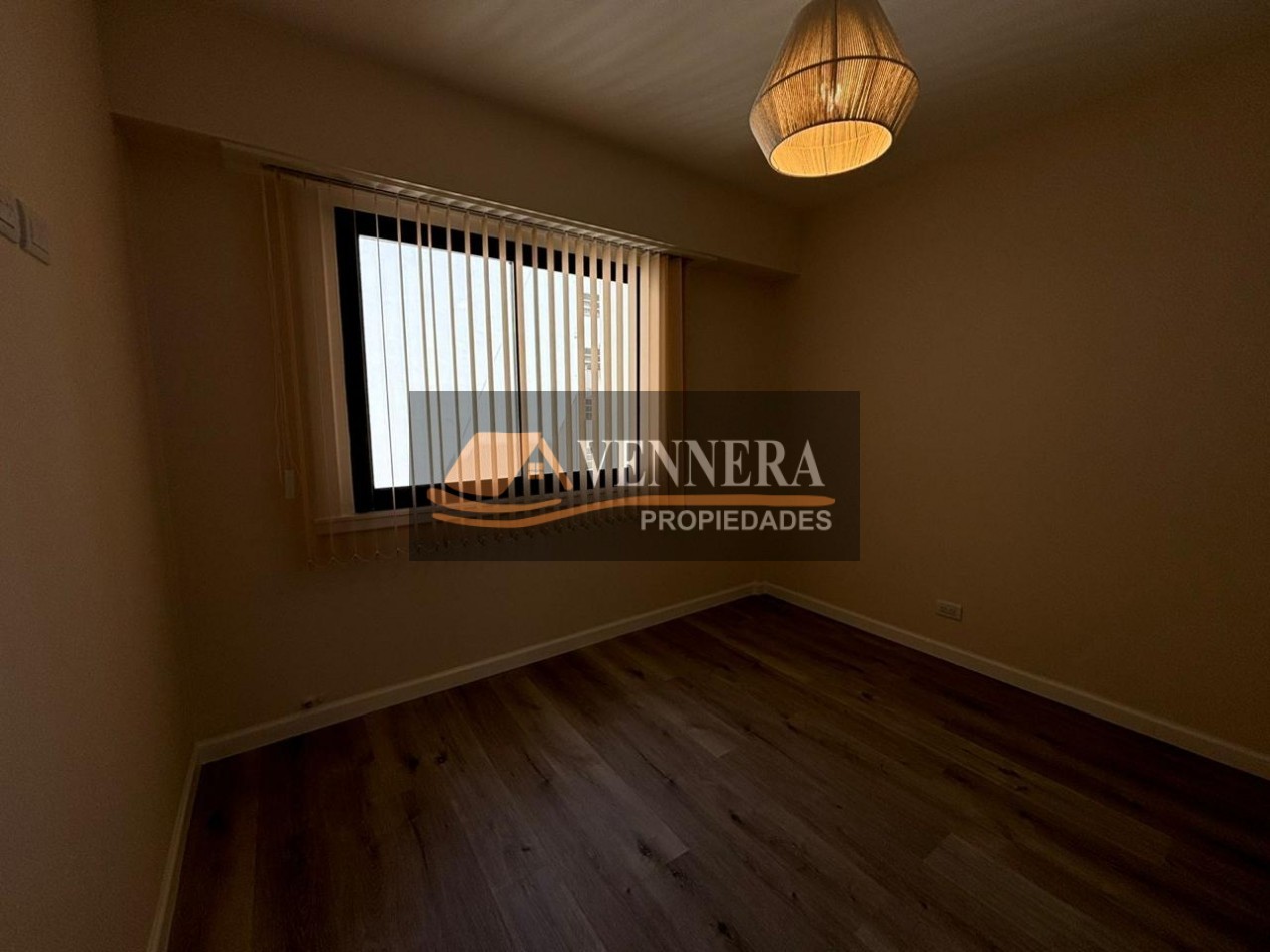 3 ambientes con dependencias de servicio y balcon terraza.