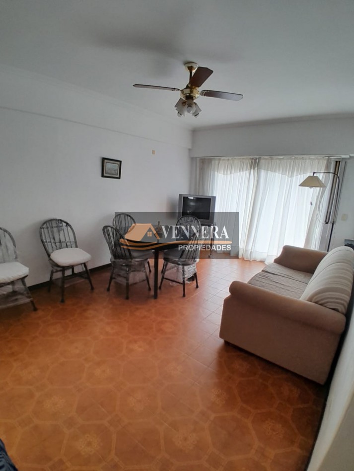 Exelente 3 ambientes externo con balcon a la calle