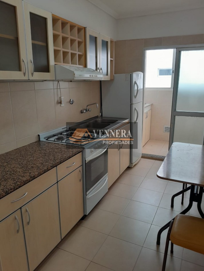 Exelente 3 ambientes externo con balcon a la calle