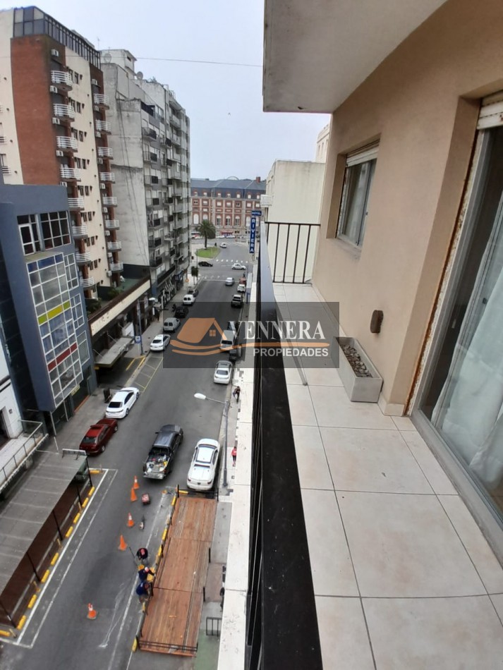 Exelente 3 ambientes externo con balcon a la calle