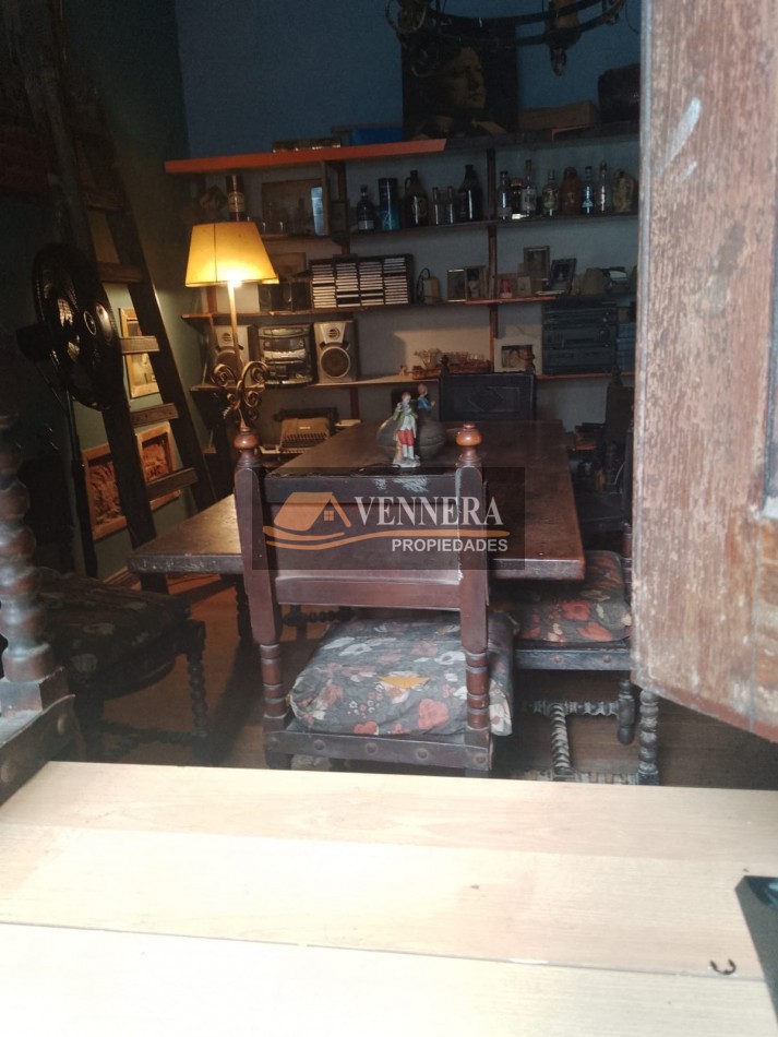 Chalet de 6 ambientes mas DPTO al fondo ideal Emprendimiento