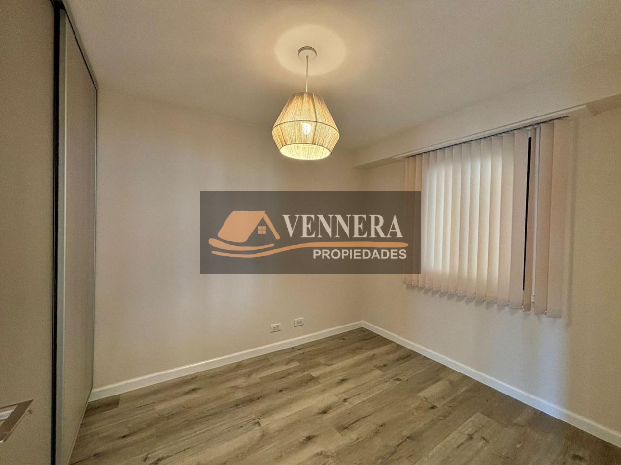 3 ambientes con dependencias de servicio y balcon terraza.