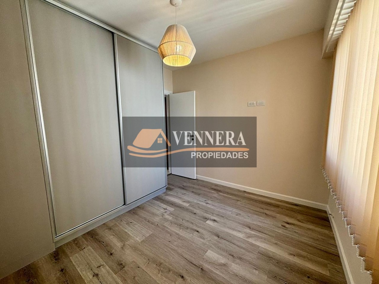 3 ambientes con dependencias de servicio y balcon terraza.